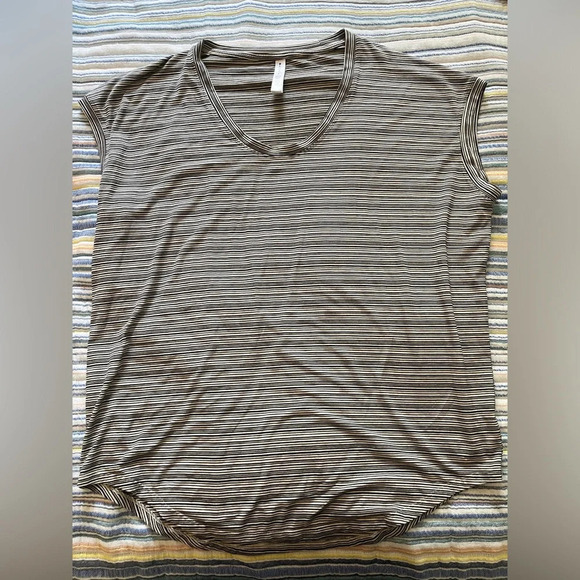 Athleta CLOUDLIGHT STRATUS TEE STRIPE - Picture 13 of 15